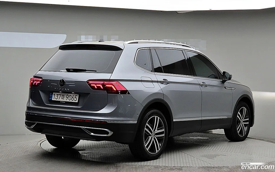 Volkswagen Tiguan Allspace 2.0 TSI 2022 — миниатюра 4