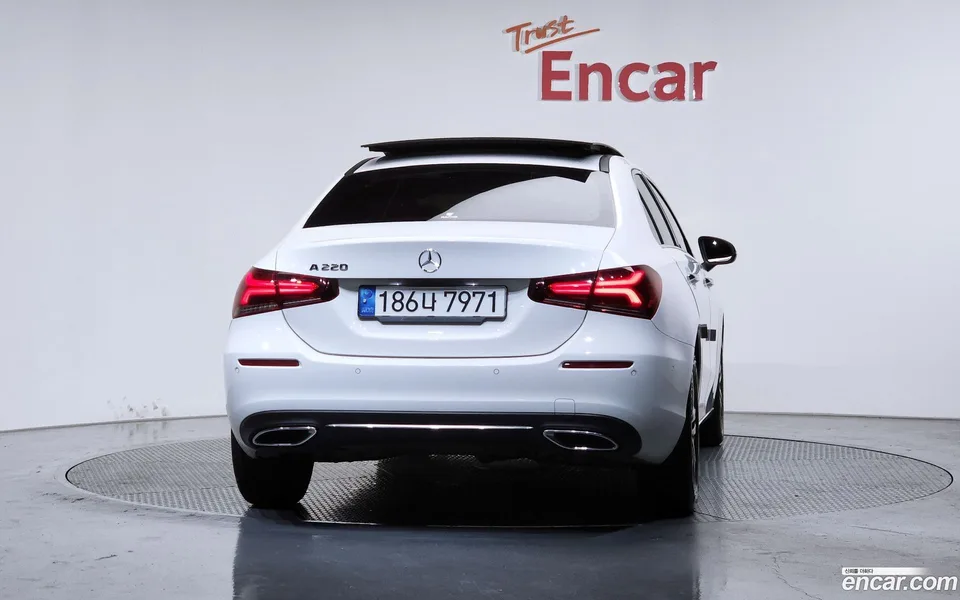 Mercedes-Benz A-Class A220 2022 — миниатюра 4