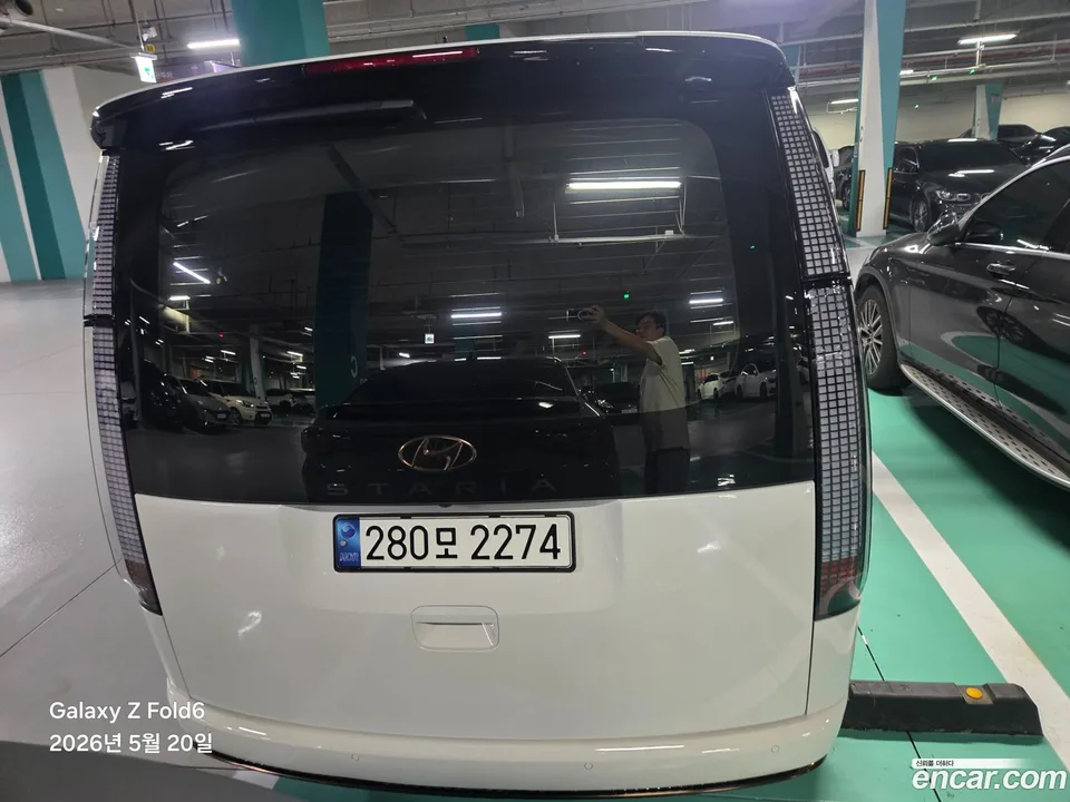 Hyundai Staria L3.5 7 2023 — миниатюра 4