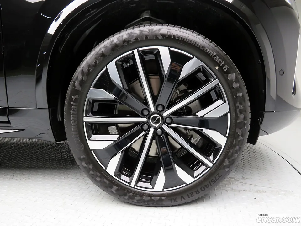 Volvo XC90 B6 2026 — миниатюра 2