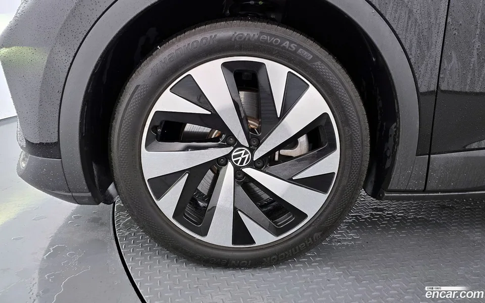 Volkswagen ID.4 2023 — миниатюра 2