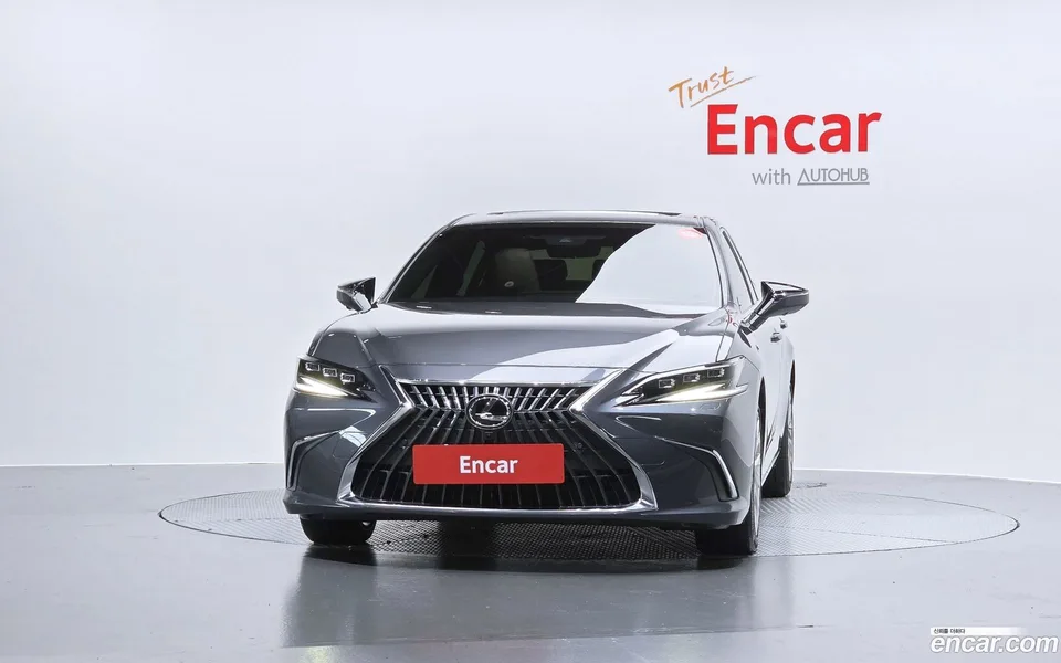 Lexus ES 300h 2023 — миниатюра 3