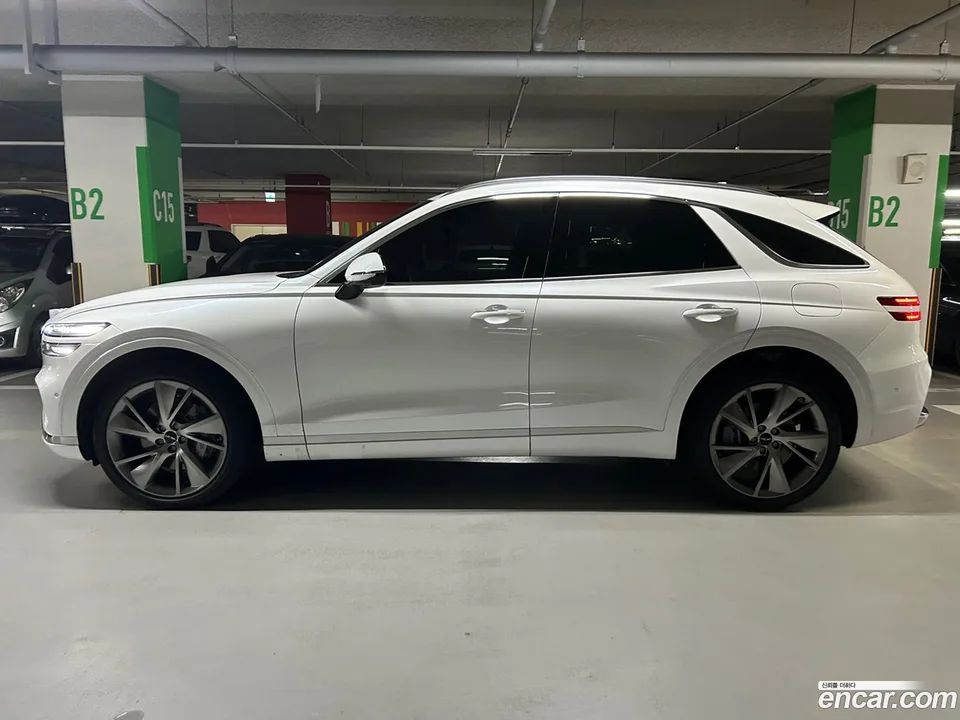 Genesis GV70 2.5T 2WD 2024 — миниатюра 5