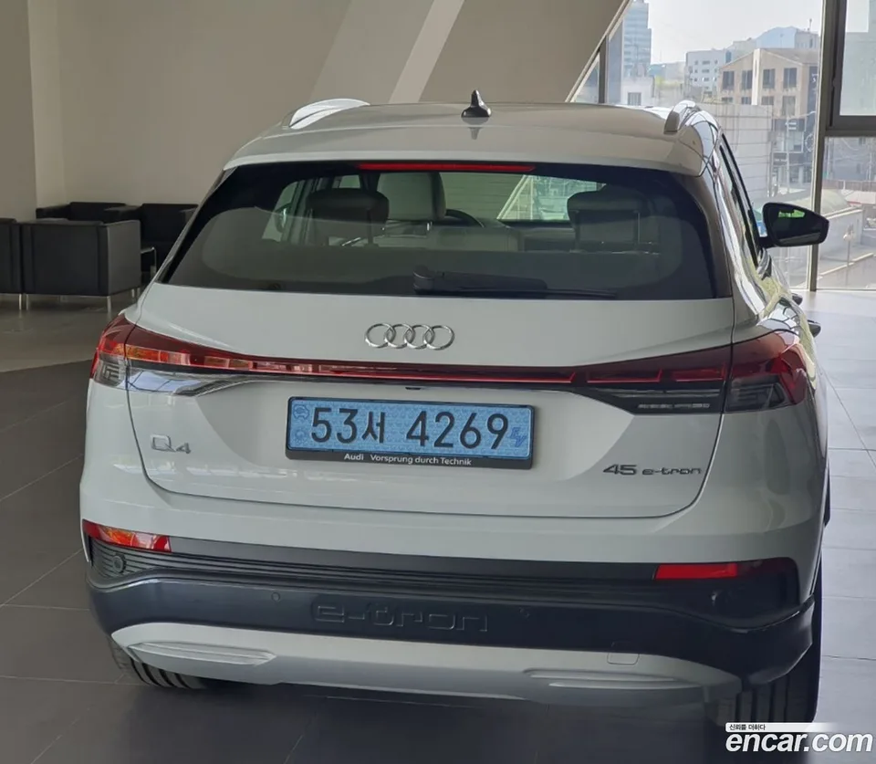 Audi Q4 e-tron 45 2025 — миниатюра 4