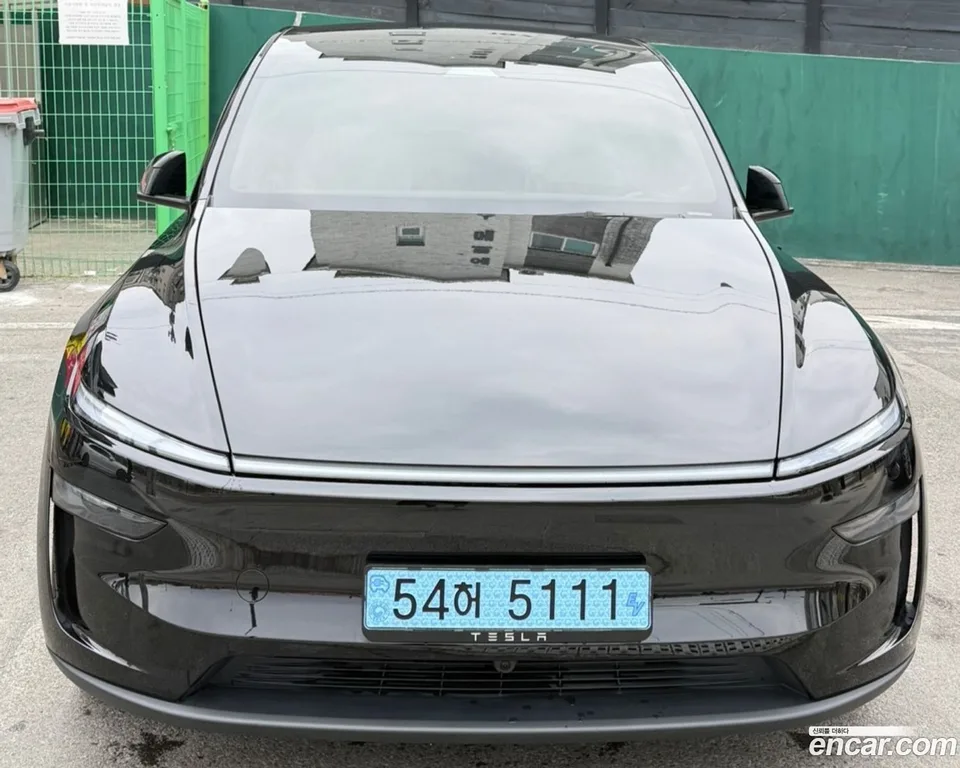 Tesla Model Y RWD 2025 — миниатюра 3