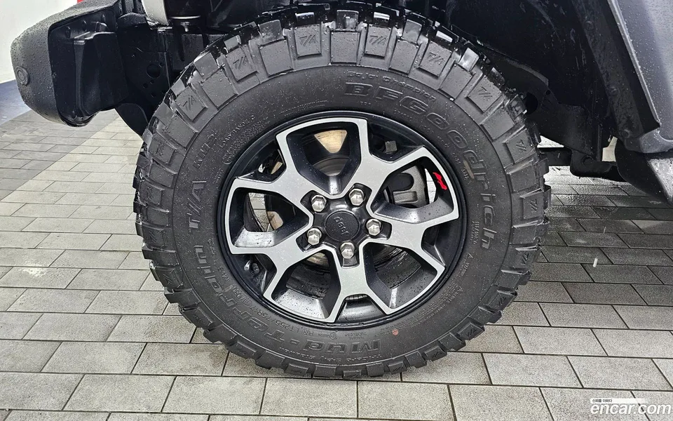 Jeep Wrangler 2.0 4 2023 — миниатюра 2