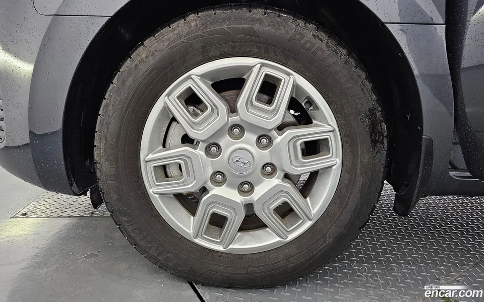 Hyundai Staria L3.5 5 2024 — thumbnail 2