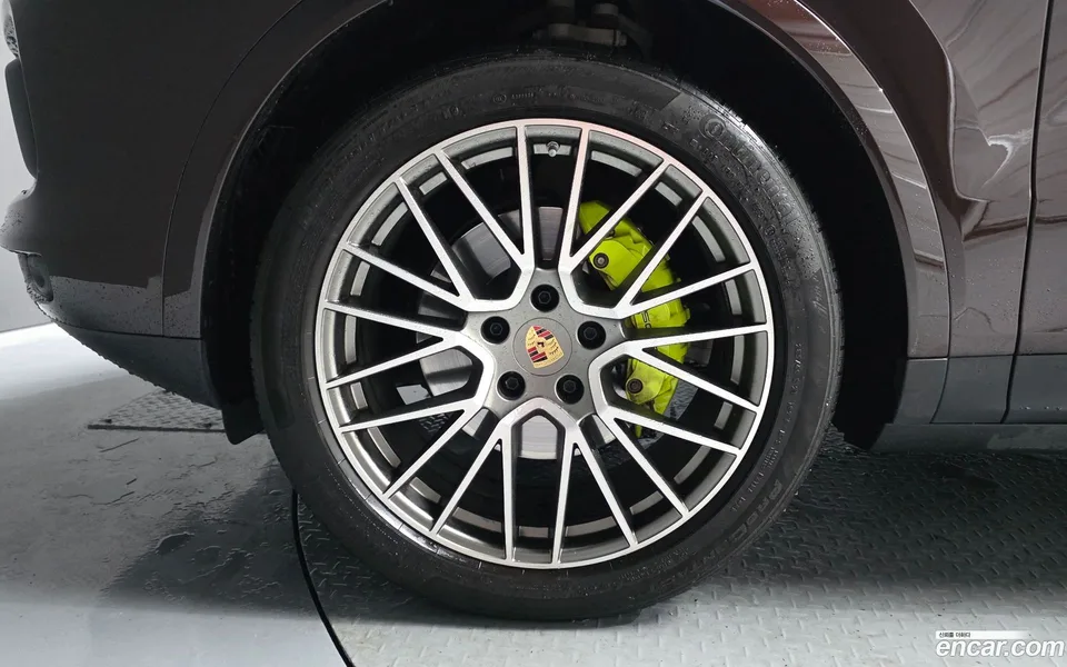 Porsche Cayenne 3.0 E- 2023 — миниатюра 2