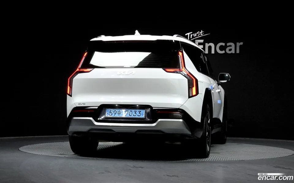 Kia EV9 4WD 2023 — миниатюра 4