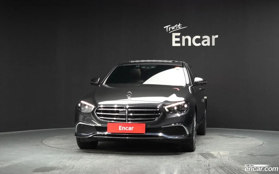 Mercedes-Benz E-Class E350 4MATIC 2023 — миниатюра 3