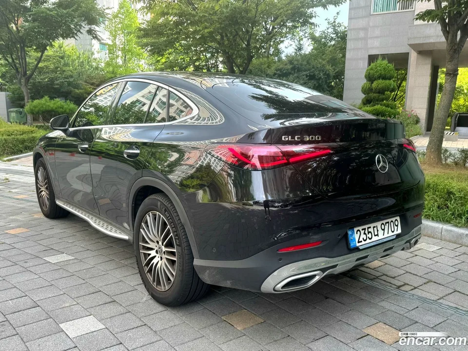 Mercedes-Benz GLC-Class GLC300 4MATIC 2024 — thumbnail 4