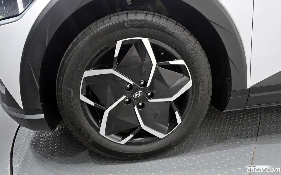 Hyundai Ioniq 5 AWD 2023 — миниатюра 5