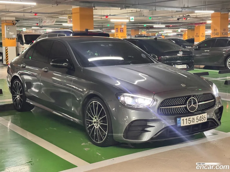Mercedes-Benz E-Class E350 4MATIC AMG Line 2023 — thumbnail 3