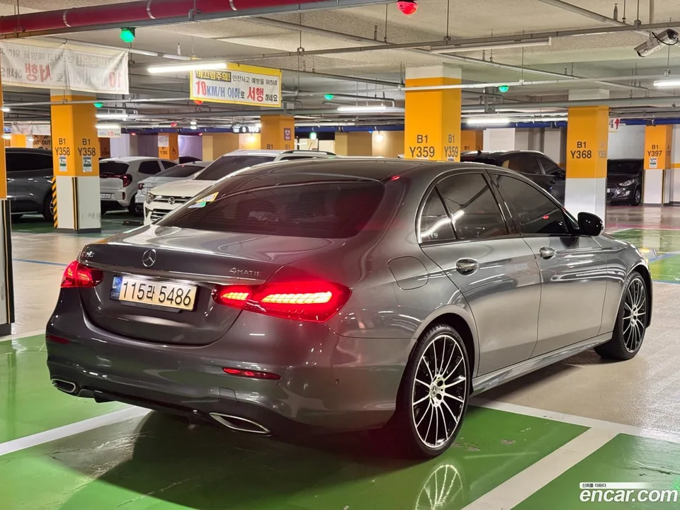 Mercedes-Benz E-Class E350 4MATIC AMG Line 2023 — thumbnail 4