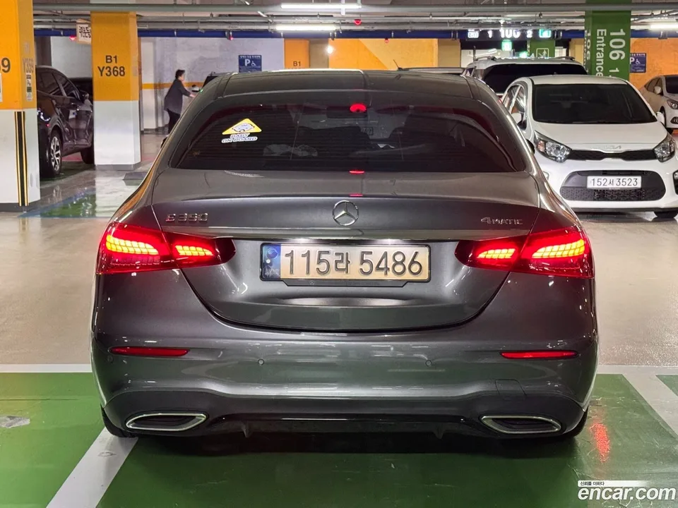 Mercedes-Benz E-Class E350 4MATIC AMG Line 2023 — thumbnail 5