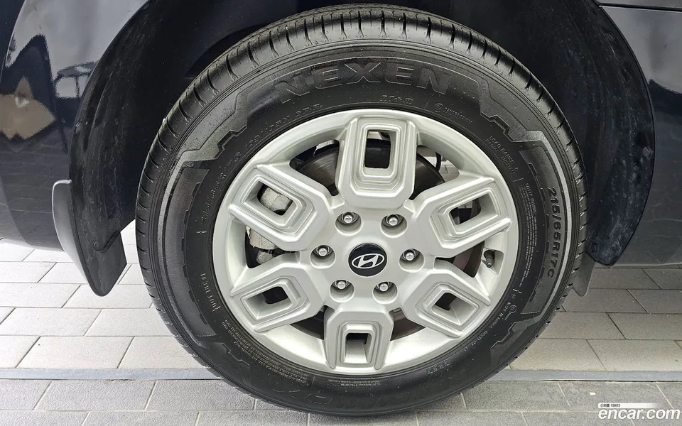Hyundai Staria L3.5 5 2024 — миниатюра 2