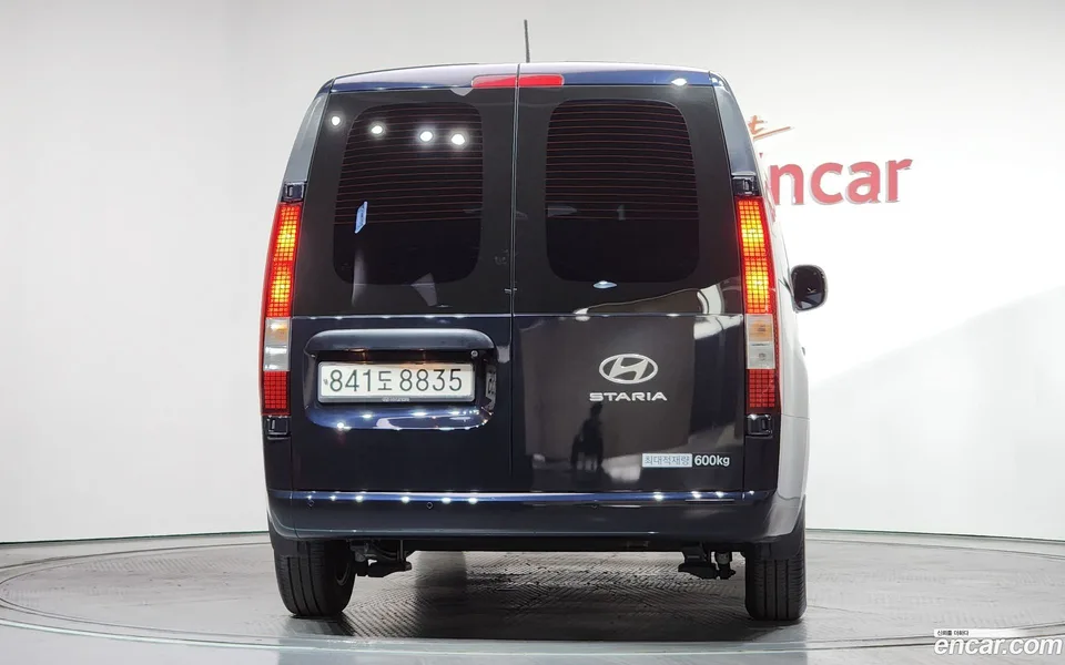 Hyundai Staria L3.5 5 2024 — миниатюра 4