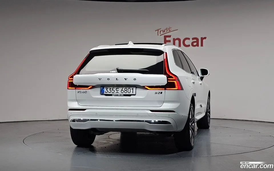 Volvo XC60 B5 2025 — thumbnail 4