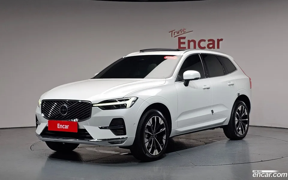 Volvo XC60 2025