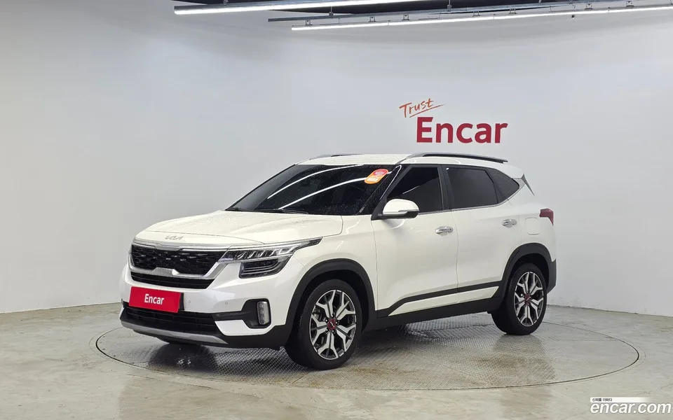 Kia Seltos 1.6 2WD 2022 — photo 1, buy with delivery to Moscow