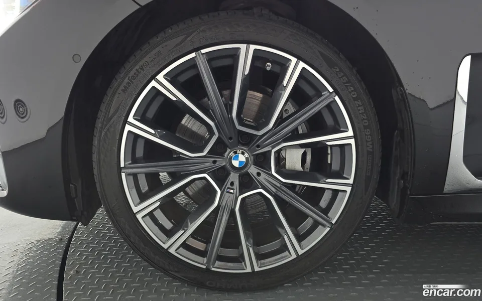 BMW 7 Series 740i M 2022 — миниатюра 2