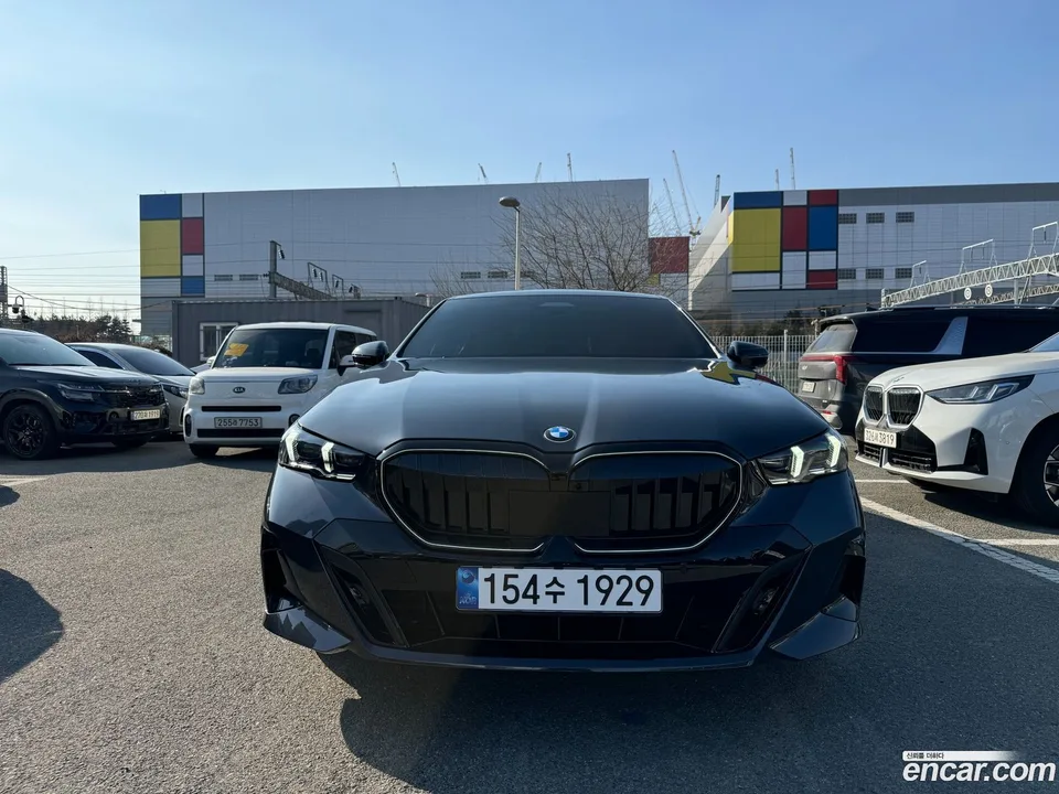 BMW 5 Series 520i M 2026 — миниатюра 3
