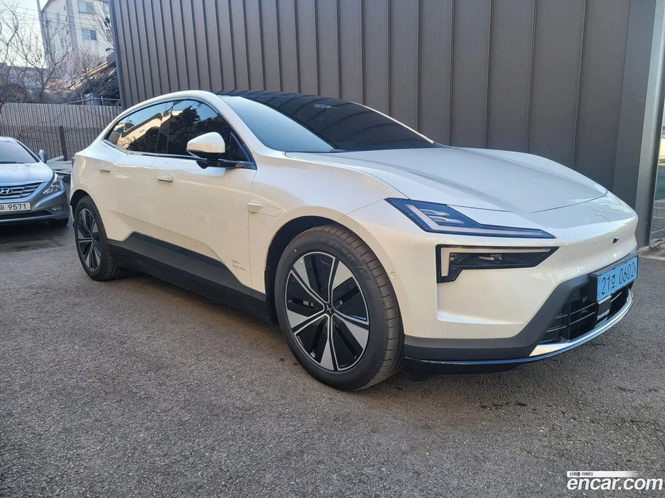 Polestar Polestar 4 2025