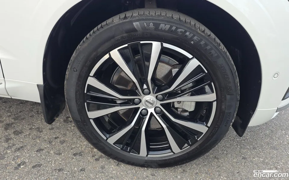 Volvo XC60 B6 2023 — миниатюра 5