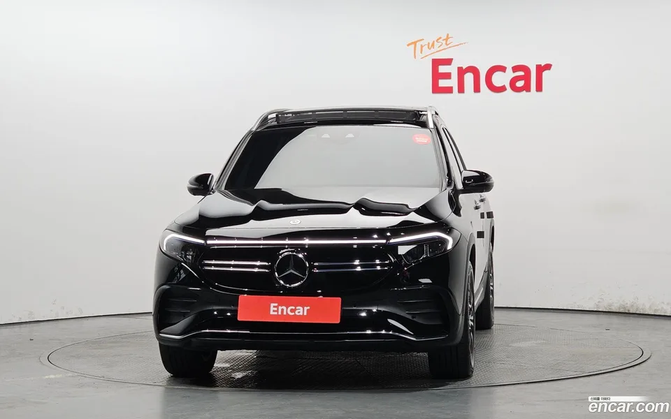Mercedes-Benz EQB EQB300 4MATIC AMG 2023 — миниатюра 3