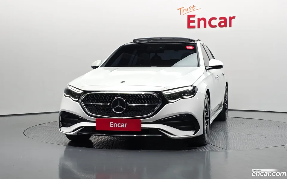 Mercedes-Benz E-Class E300 4MATIC AMG Line 2024 — миниатюра 3