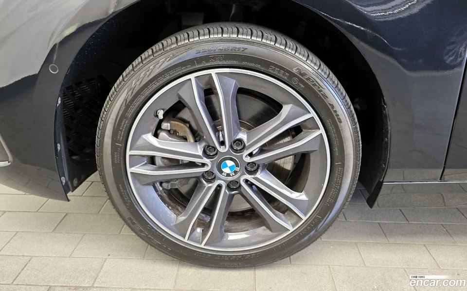 BMW 1 Series 120i 2024 — миниатюра 2