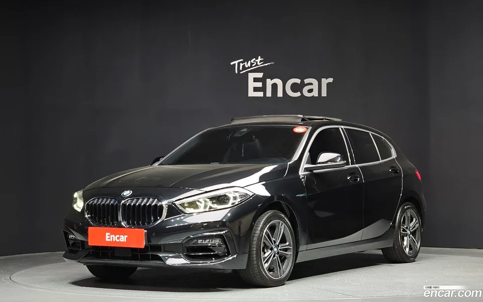 BMW 1 Series 120i 2024 — фото 1, купить с доставкой в Москву