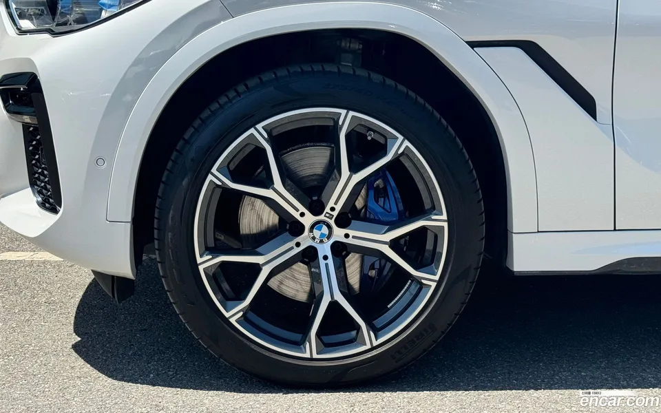 BMW X6 xDrive40i M 2023 — миниатюра 2