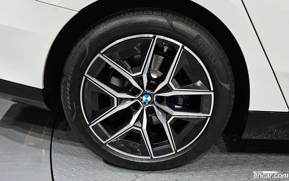 BMW 5 Series 520i M 2025 — миниатюра 5