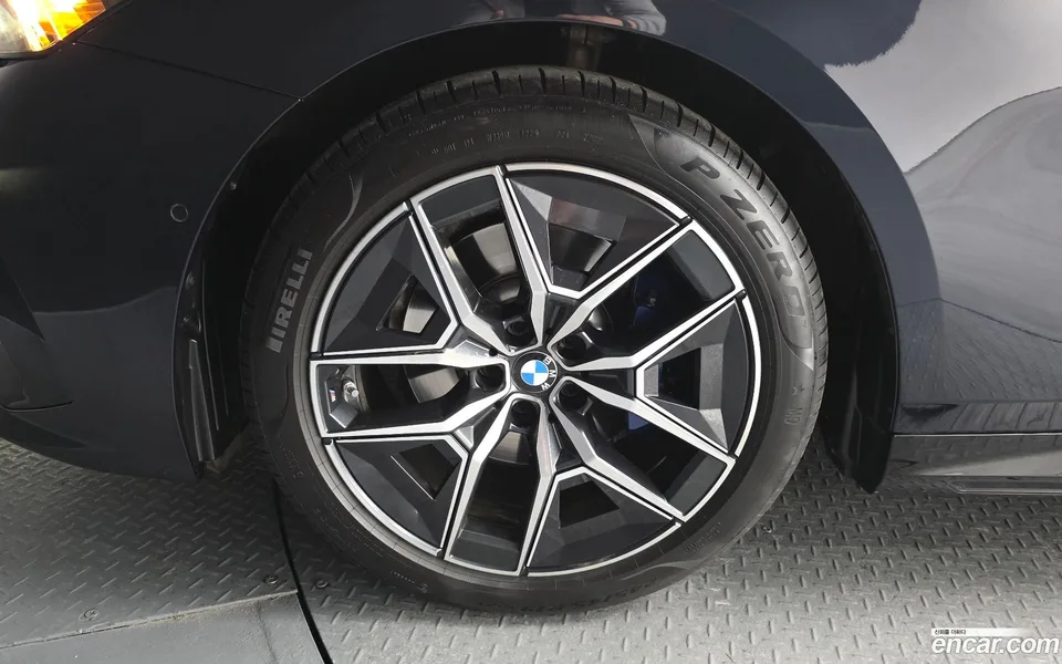 BMW 5 Series 520i M 2025 — миниатюра 5