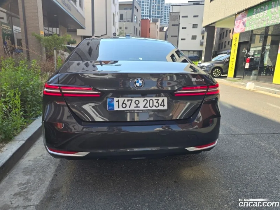 BMW 5 Series 520i 2025 — миниатюра 3