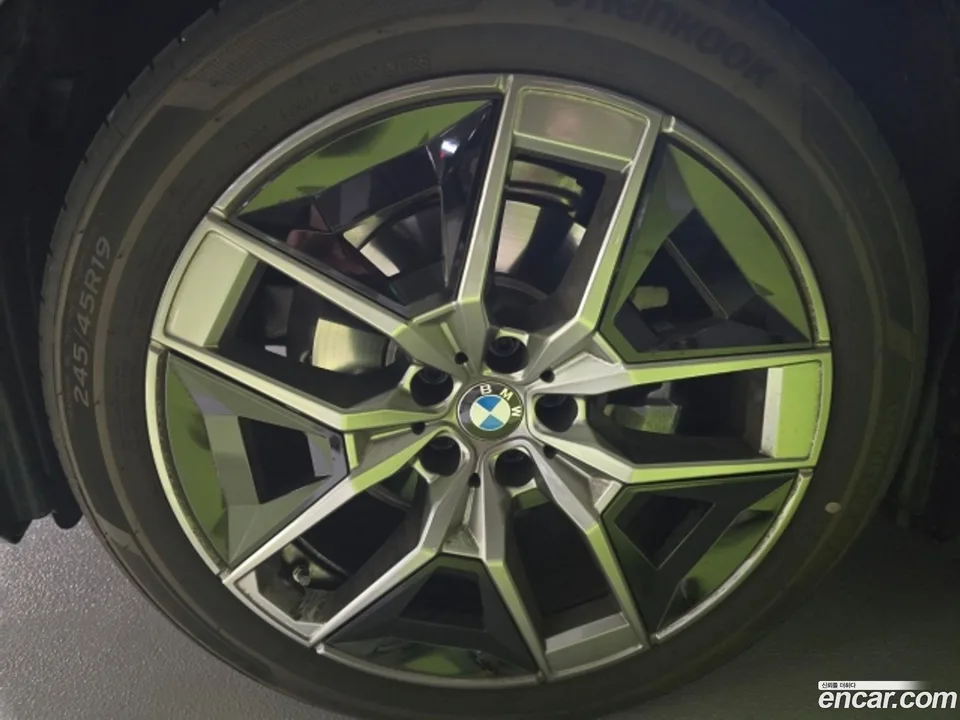 BMW 5 Series 520i 2025 — миниатюра 4