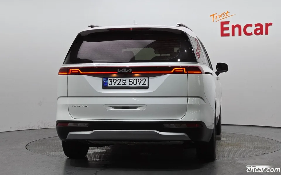 Kia Carnival 9 2022 — thumbnail 4