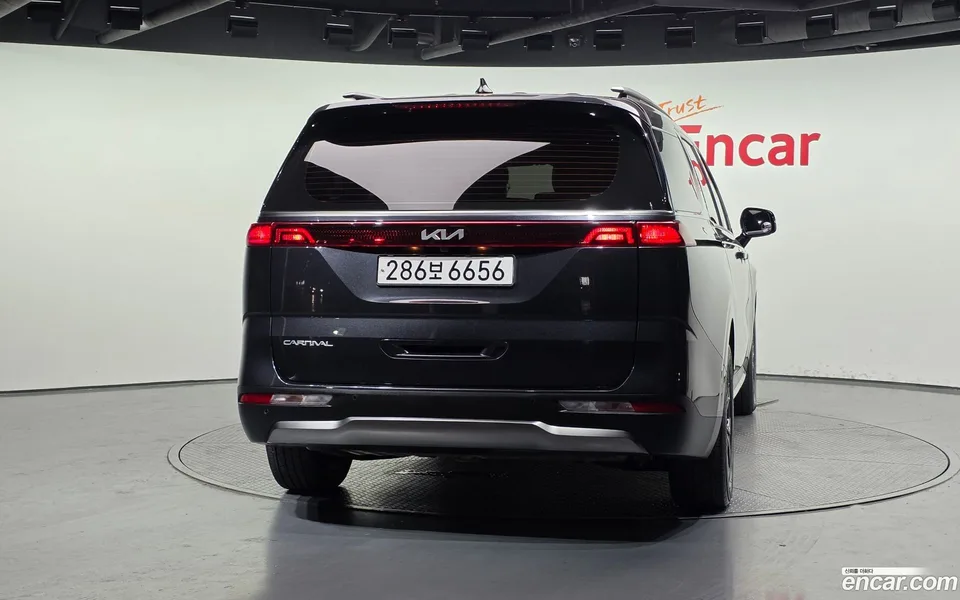 Kia Carnival 7 2023 — миниатюра 4