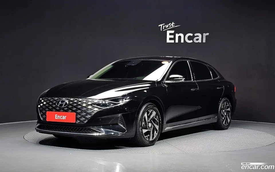 Hyundai Grandeur IG Hybrid 2022 — photo 1, buy with delivery to Moscow