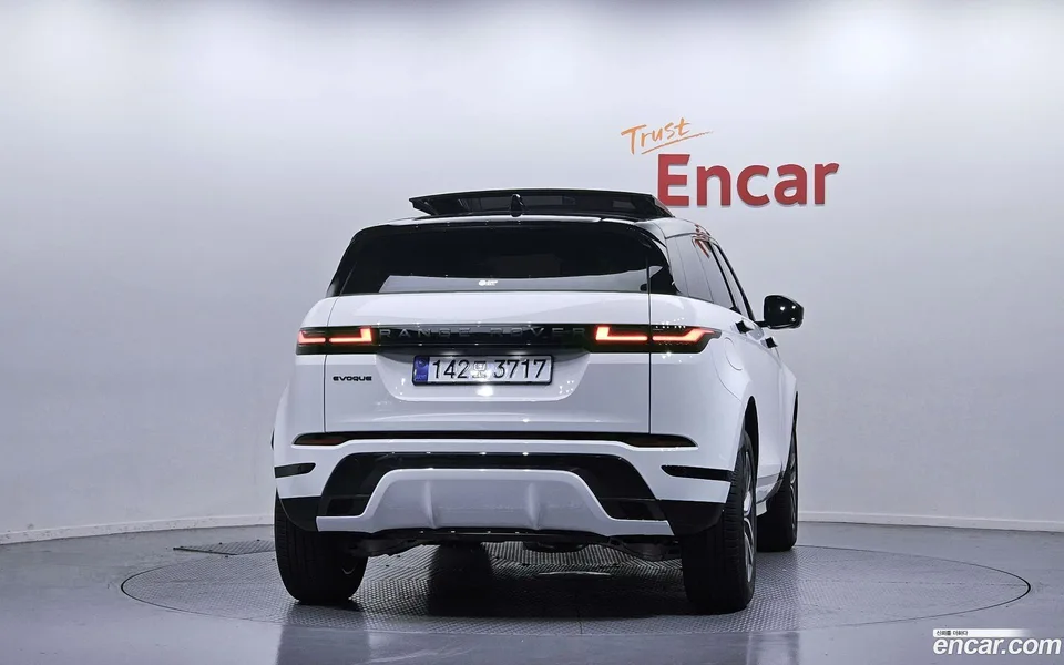 Land Rover Range Rover Evoque P250 SE 2025 — thumbnail 4