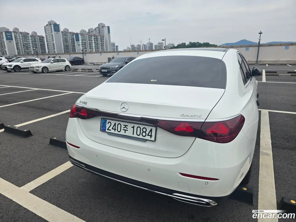 Mercedes-Benz E-Class E450 4MATIC 2024 — миниатюра 4