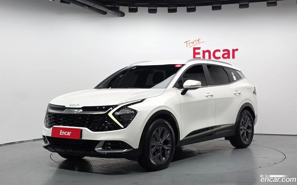 Kia Sportage 2.0 2WD 2022 — photo 1, buy with delivery to Moscow