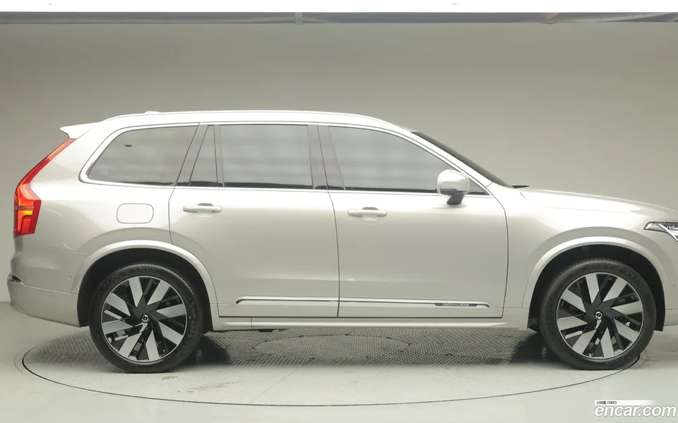 Volvo XC90 T8 2024 — миниатюра 3