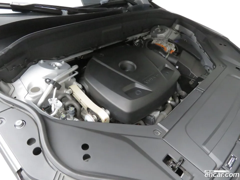 Volvo XC90 T8 2024 — миниатюра 5