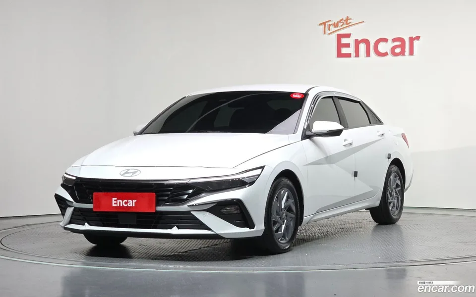 Hyundai Avante CN7 Hybrid 2024
