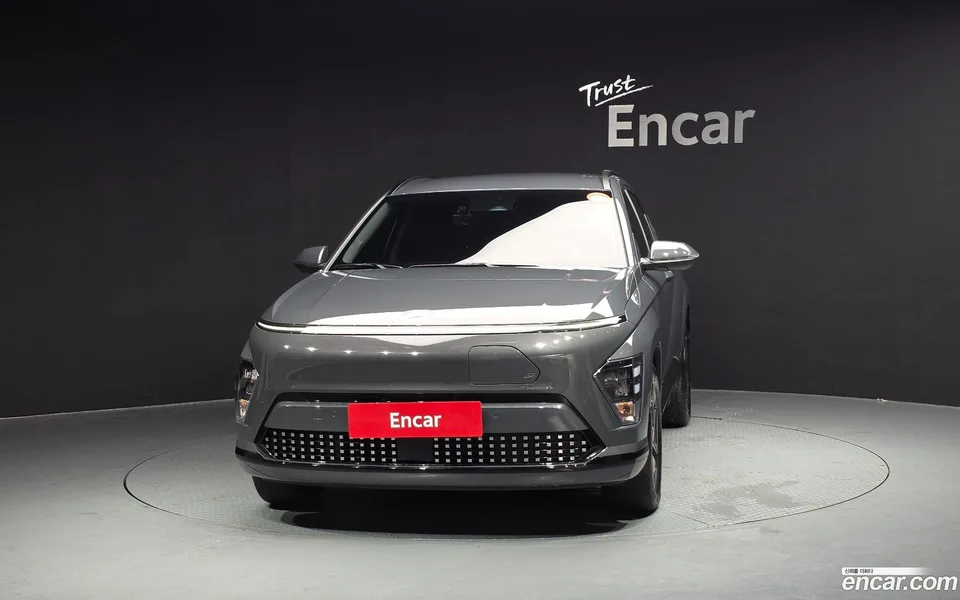Hyundai Kona Electric 2023 — миниатюра 3