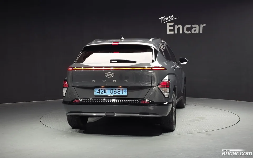 Hyundai Kona Electric 2023 — миниатюра 4