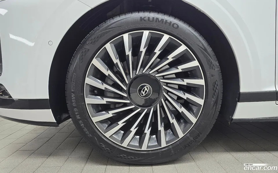 Hyundai Grandeur 2.5 2WD 2024 — миниатюра 2