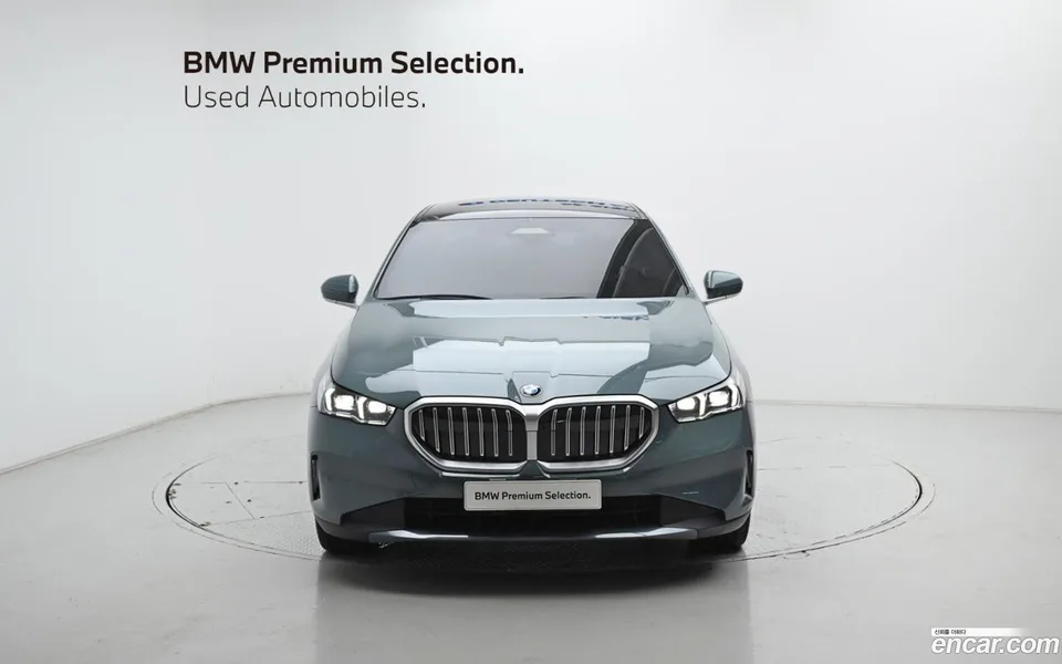 BMW 5 Series 520i 2025 — миниатюра 3